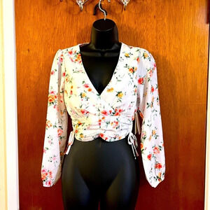 🆕 Meraki White & Floral Long Sleve Crop Top with Sinch Sides